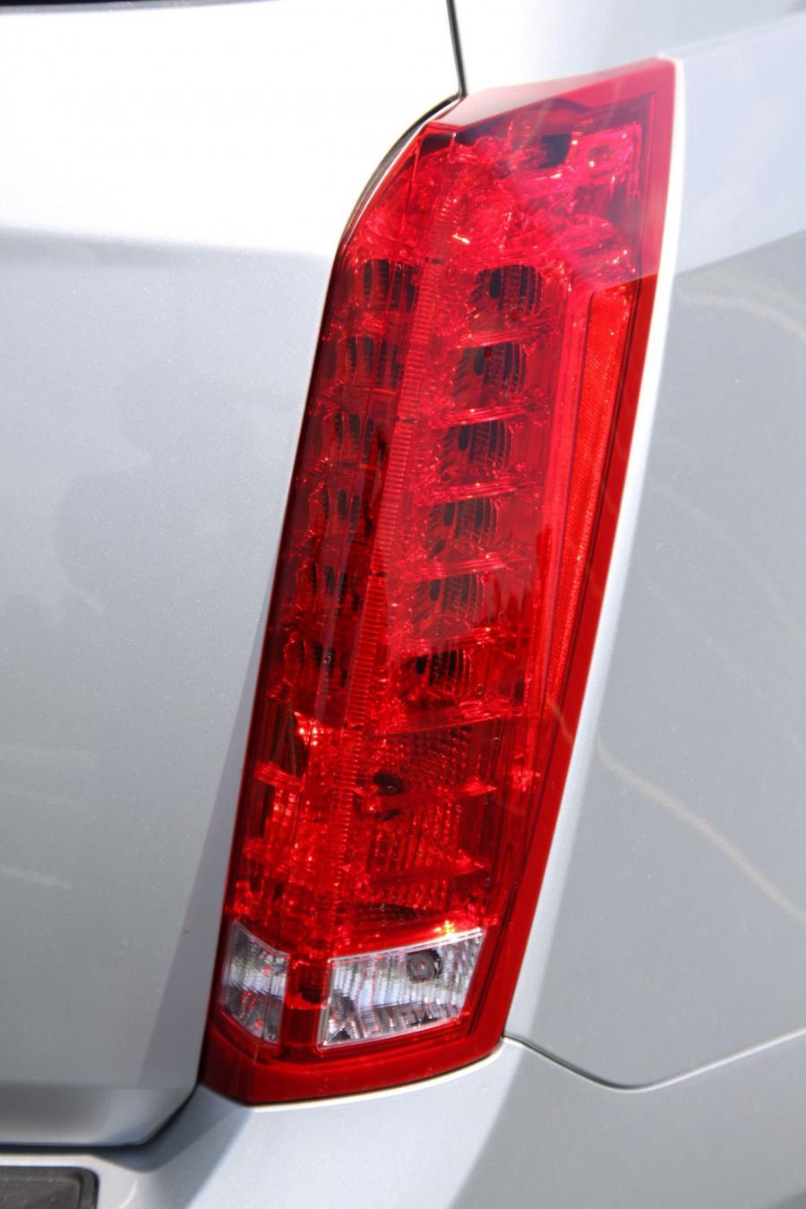  Cadillac SRX Crossover 2010 года  (фото 57 из 95)